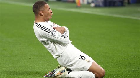 mbappe height in feet|Kylian Mbappé Stats, Goals, Records, Assists, Cups and more.